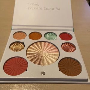 Ofra Good to Go palette